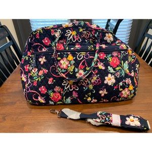 NWOT Vera Bradley Ribbons Grand Traveler